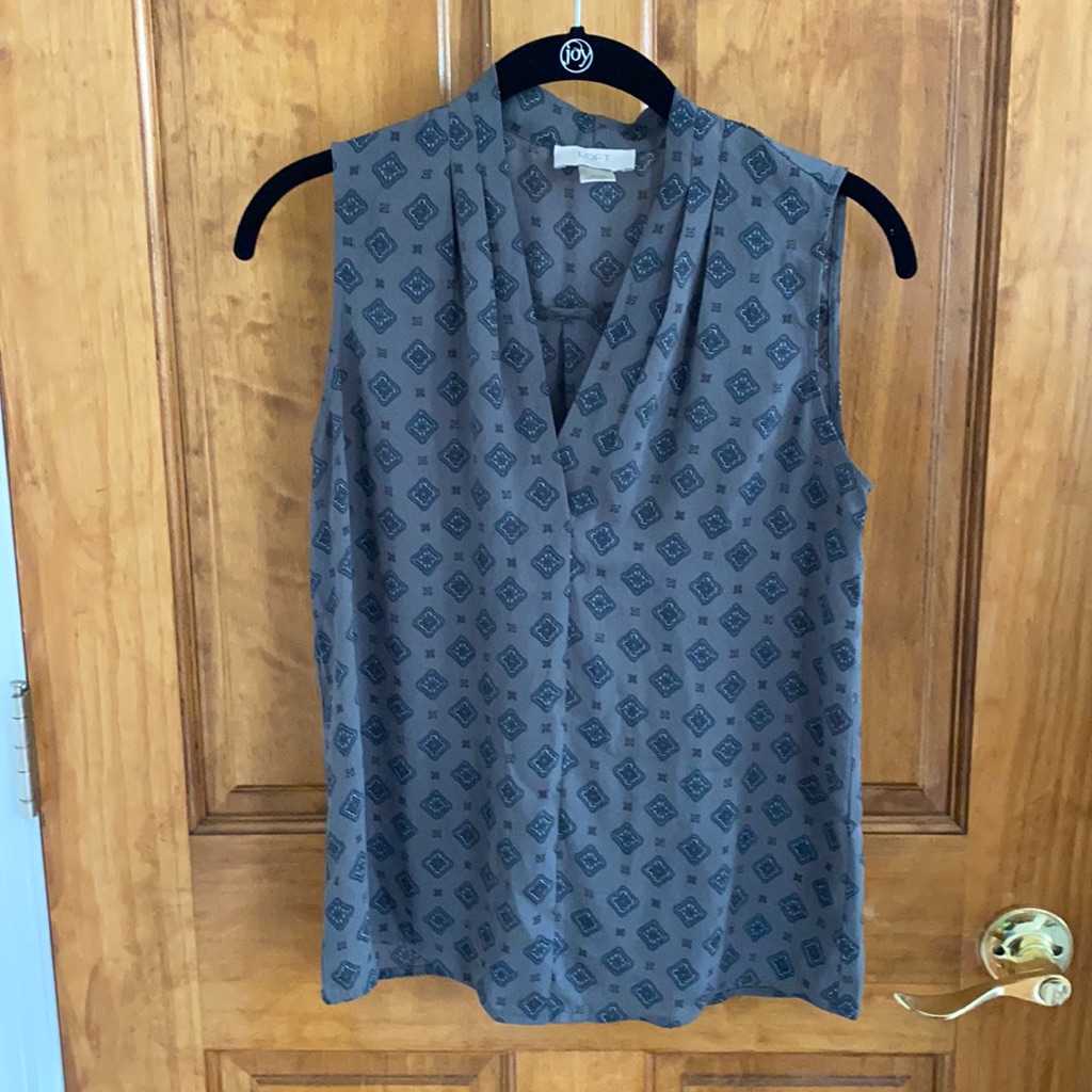 Loft Printed Patterned Gray Blouse